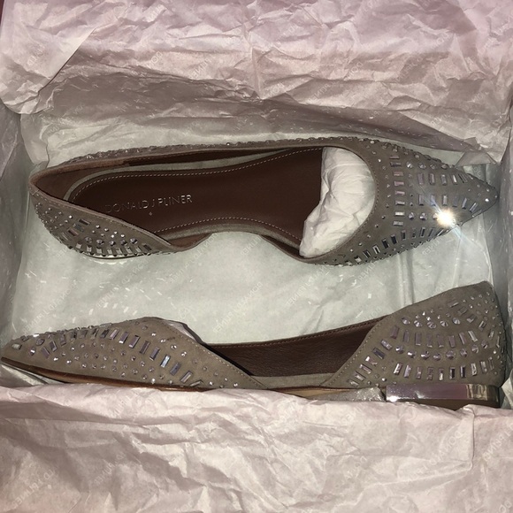 Donald J. Pliner Shoes - Donald Pliner BRAND NEW Never worn